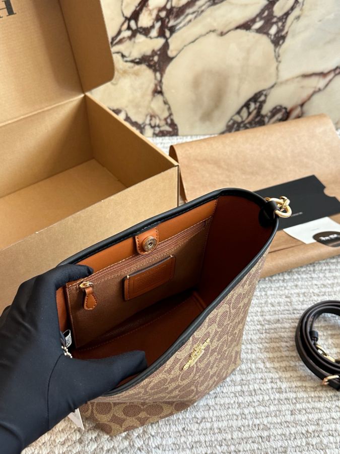 1:1 Replica COACH bag size 21 17cm — AAA Quality Replica — photo 5