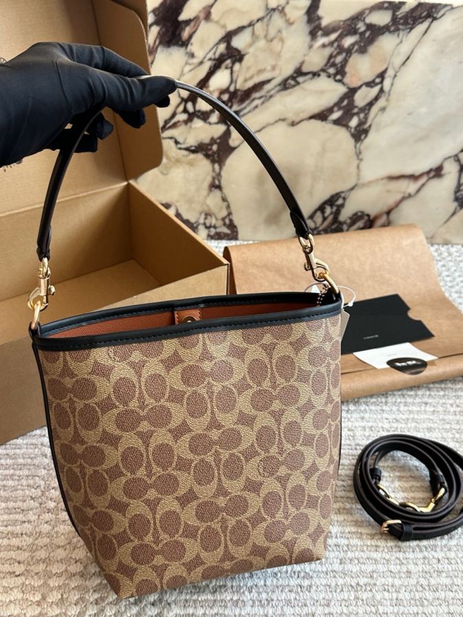 1:1 Replica COACH bag size 21 17cm — AAA Quality Replica — photo 4