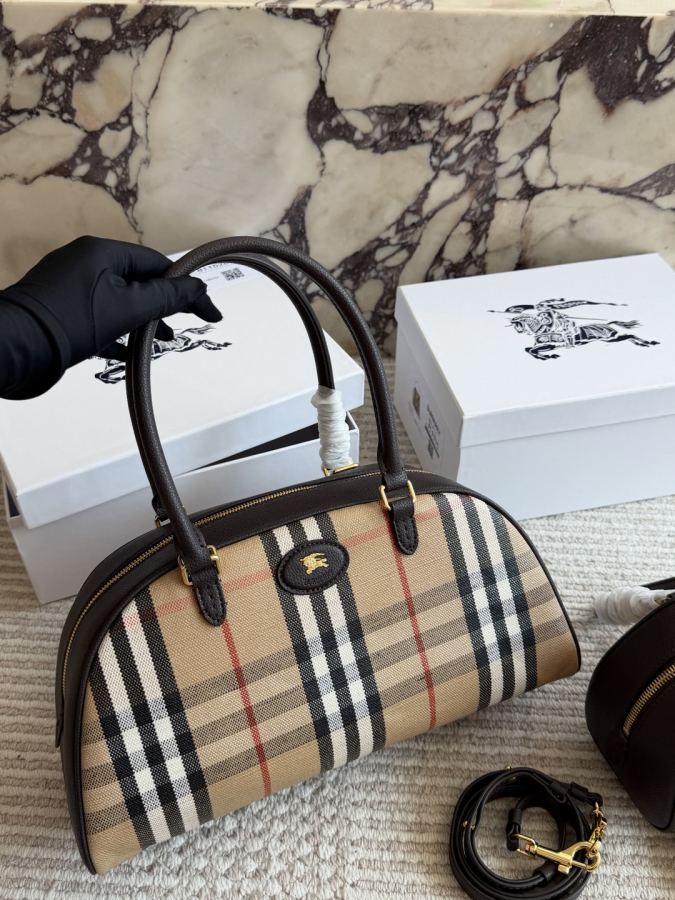 1:1 Replica Burberry bag — AAA Quality Replica — photo 3