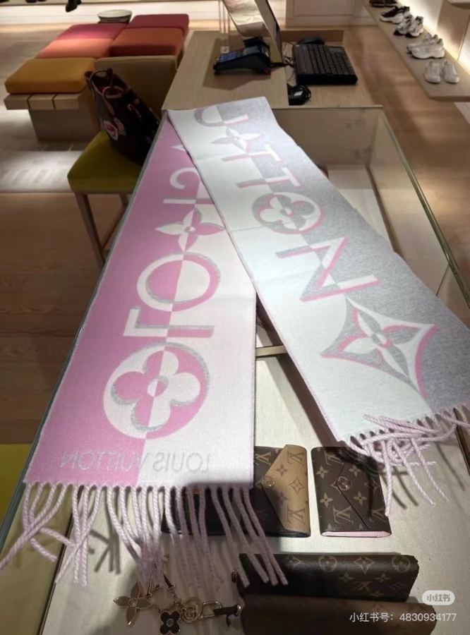 1:1 Replica LV scarf ¥ — AAA Quality Replica — photo 4