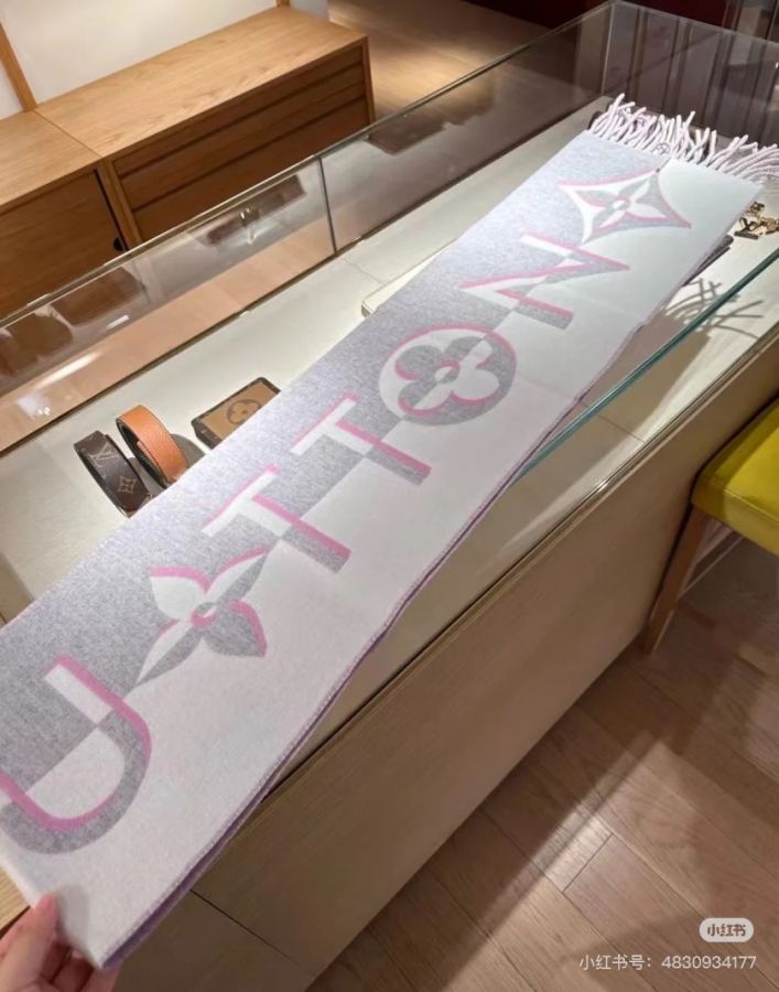 1:1 Replica LV scarf ¥ — AAA Quality Replica — photo 5