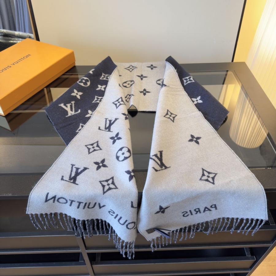 1:1 Replica LV scarf ¥ — Premium Replica — photo 9