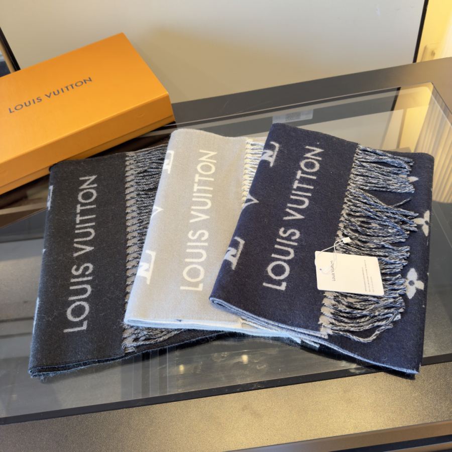 1:1 Replica LV scarf ¥ — Premium Replica — photo 10
