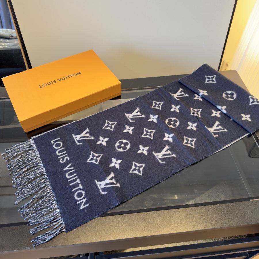 1:1 Replica LV scarf ¥ — Premium Replica — photo 7