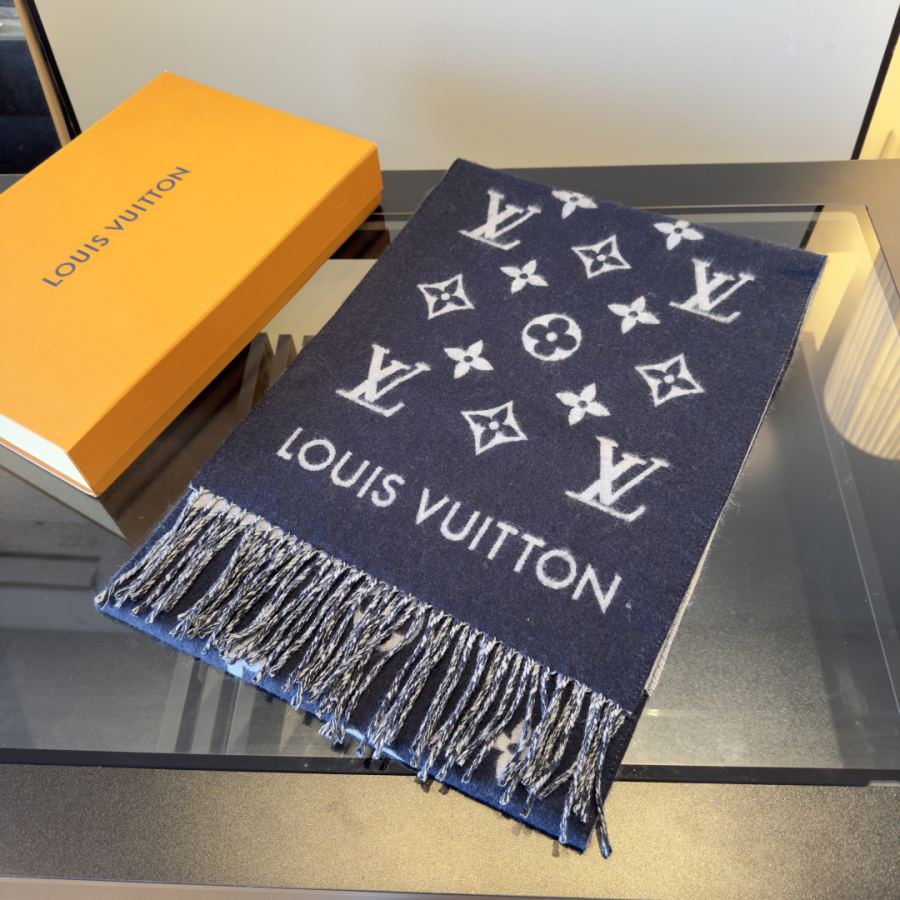 1:1 Replica LV scarf ¥ — Premium Replica — photo 4