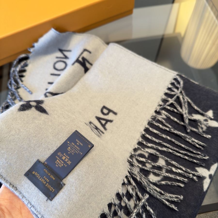 1:1 Replica LV scarf ¥ — Premium Replica — photo 6