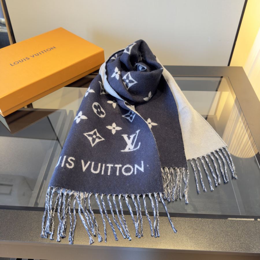 1:1 Replica LV scarf ¥ — Premium Replica — photo 2