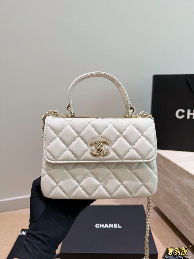 1:1 Replica Chanel bag size 20*15cm — AAA Quality Replica — photo 3