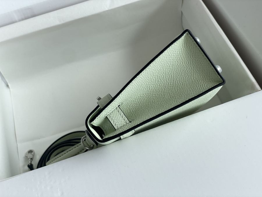 1:1 Replica Hermes bag 𝗠𝗶𝗻𝗶 𝗸𝗲𝗹𝗹𝘆 second generation — AAA Quality Replica — photo 3