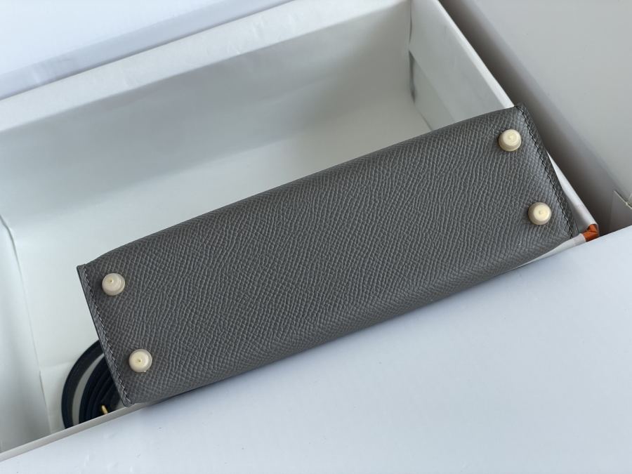1:1 Replica Hermes bag 𝗠𝗶𝗻𝗶 𝗸𝗲𝗹𝗹𝘆 second generation — 1:1 Replica For Sale — photo 4