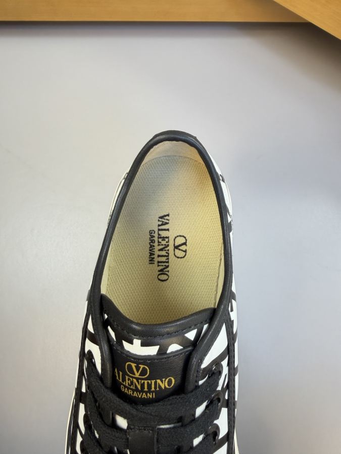 1:1 Replica VALENTINO shoe — AAA Quality Replica — photo 7