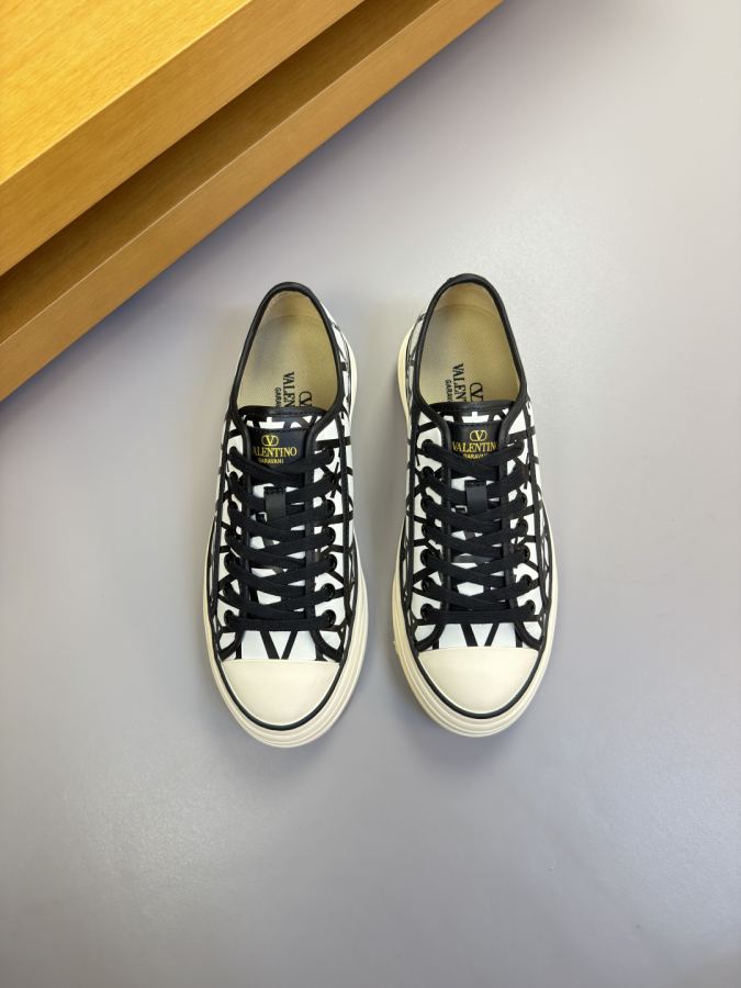 1:1 Replica VALENTINO shoe — AAA Quality Replica — photo 2