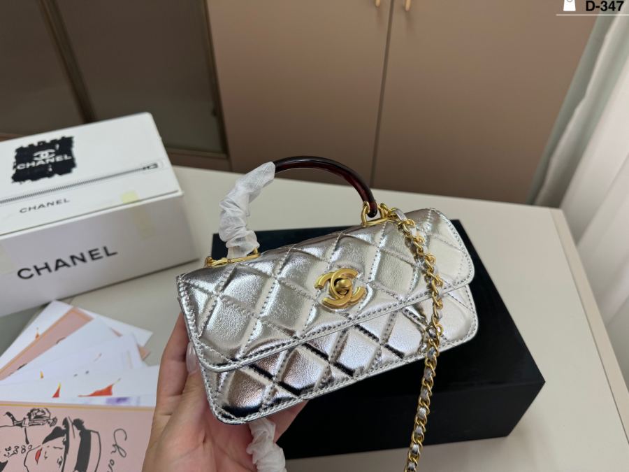 1:1 Replica Chanel Women — AAA Quality Replica