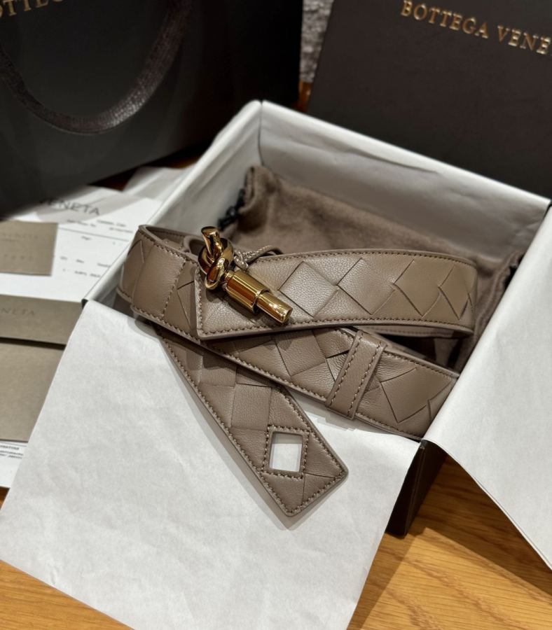 1:1 Replica BV belt BV Andiamo — Premium Replica