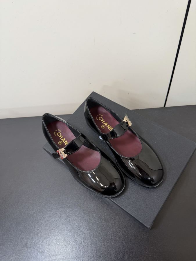 1:1 Replica CHANEL women's shoes Chanel 26 A New — 1:1 Replica For Sale — photo 2
