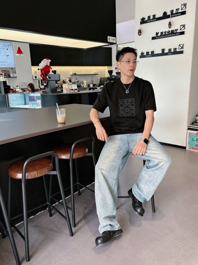 1:1 Replica Loewe men Loew2026ss T logo — AAA Quality Replica — photo 4