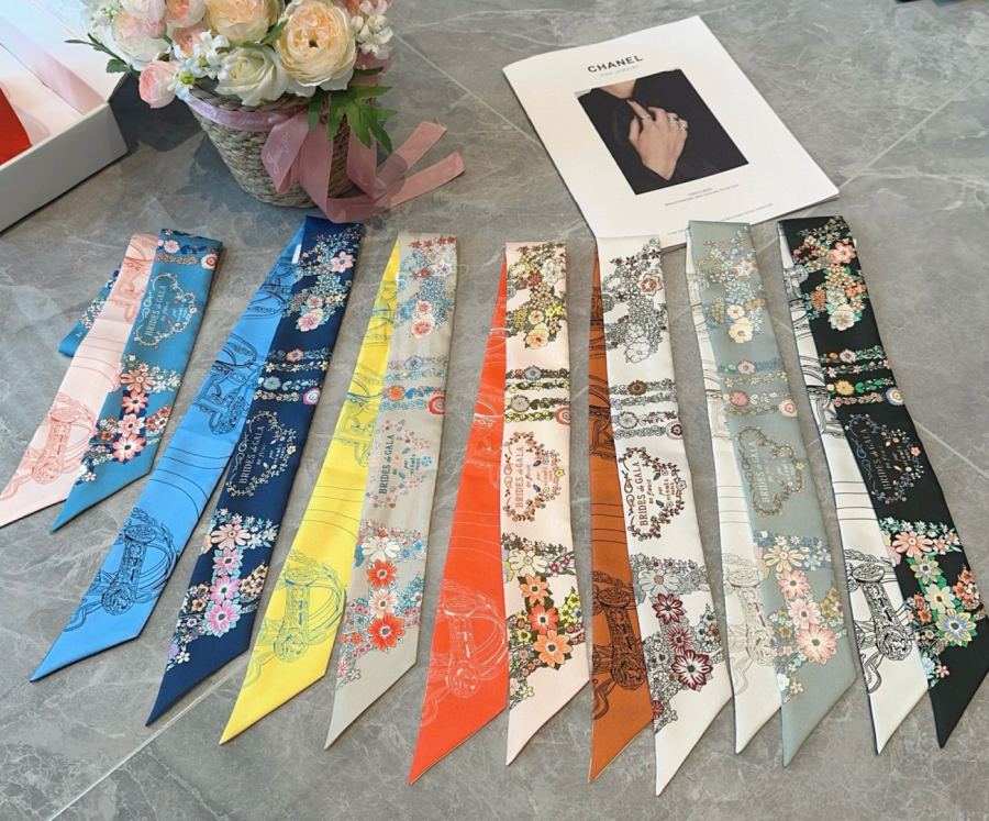 1:1 Replica Hermes Scarf Hermes“ ”Twilly (100% ) — Premium Replica — photo 3