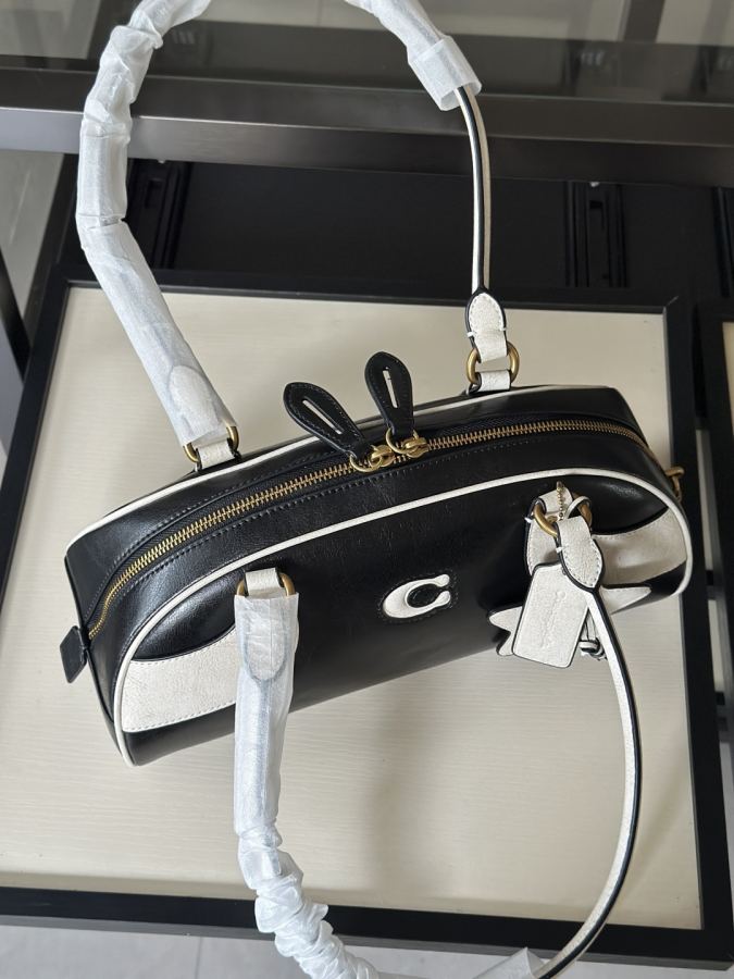 1:1 Replica COACH bag Black — AAA Quality Replica — photo 6