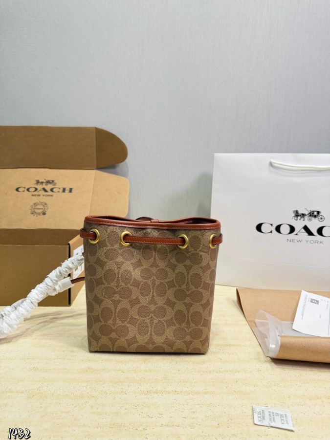 1:1 Replica COACH bag Coach Jade — Premium Replica