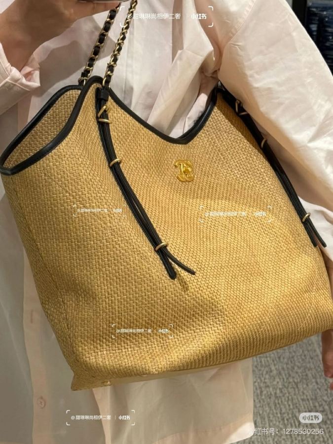 1:1 Replica Chanel bag AS5643 upper body effect# — Premium Replica — photo 5
