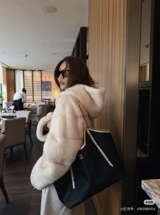 1:1 Replica Chanel bag AS5643 upper body effect# — Premium Replica — photo 7