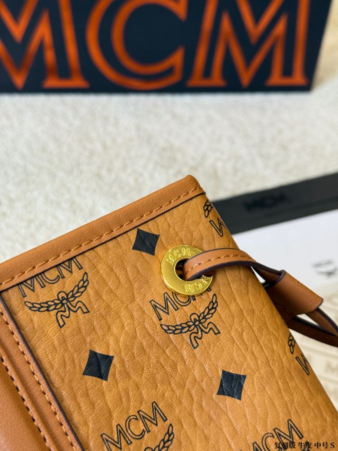 1:1 Replica MCM bag Original single cowhide medium size — 1:1 Replica — photo 7