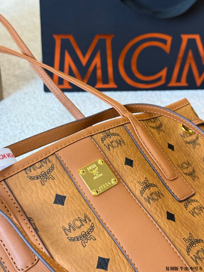 1:1 Replica MCM bag Original single cowhide medium size — 1:1 Replica — photo 4