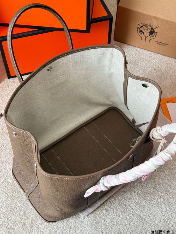 1:1 Replica Hermes bag replica version cowhide — photo 8