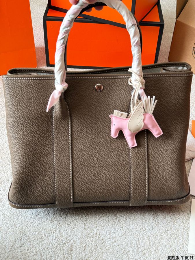 1:1 Replica Hermes bag replica version cowhide — photo 9