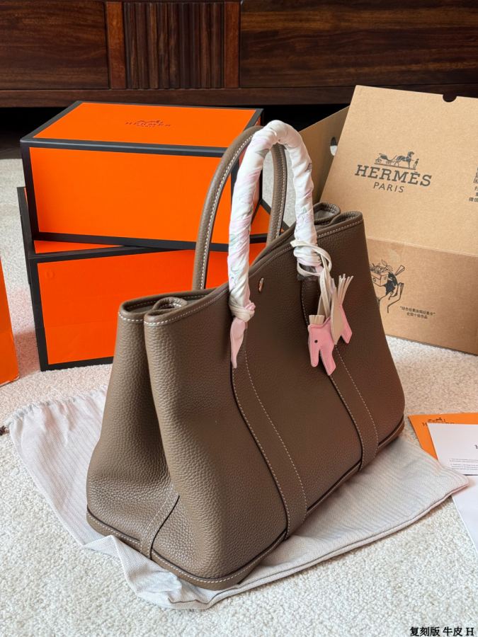 1:1 Replica Hermes bag replica version cowhide — photo 4