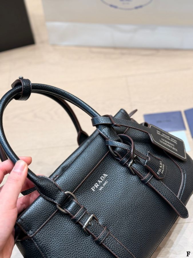 1:1 Replica PRADA bag Prada Vitello Daino ​​ — Premium Replica — photo 3