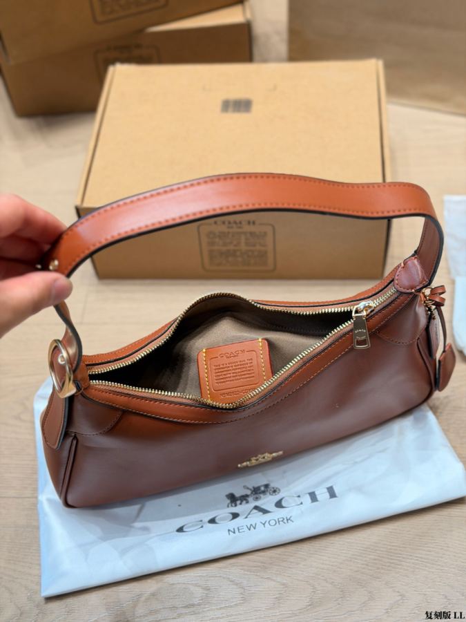 1:1 Replica COACH bag replica — photo 9