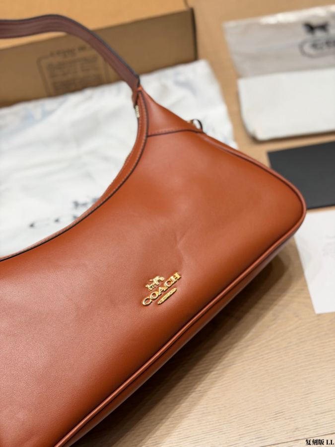 1:1 Replica COACH bag replica — photo 4