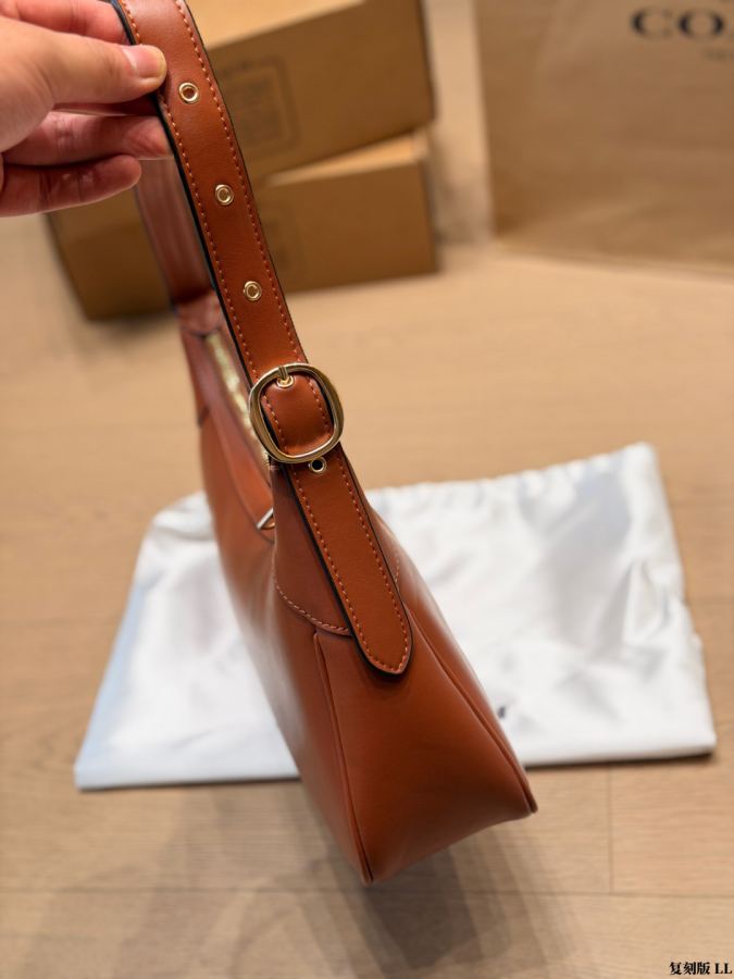 1:1 Replica COACH bag replica — photo 7