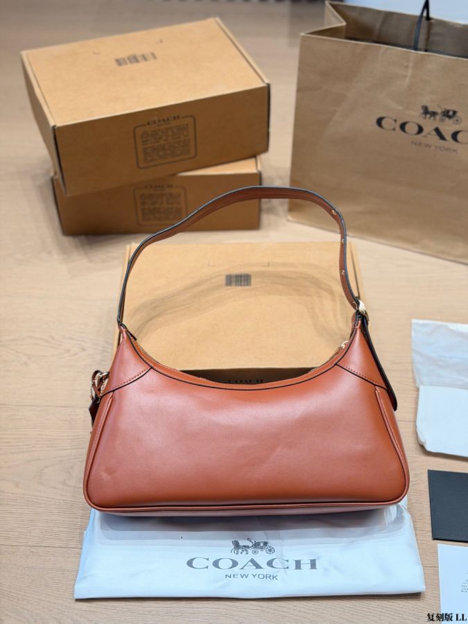 1:1 Replica COACH bag replica — photo 8