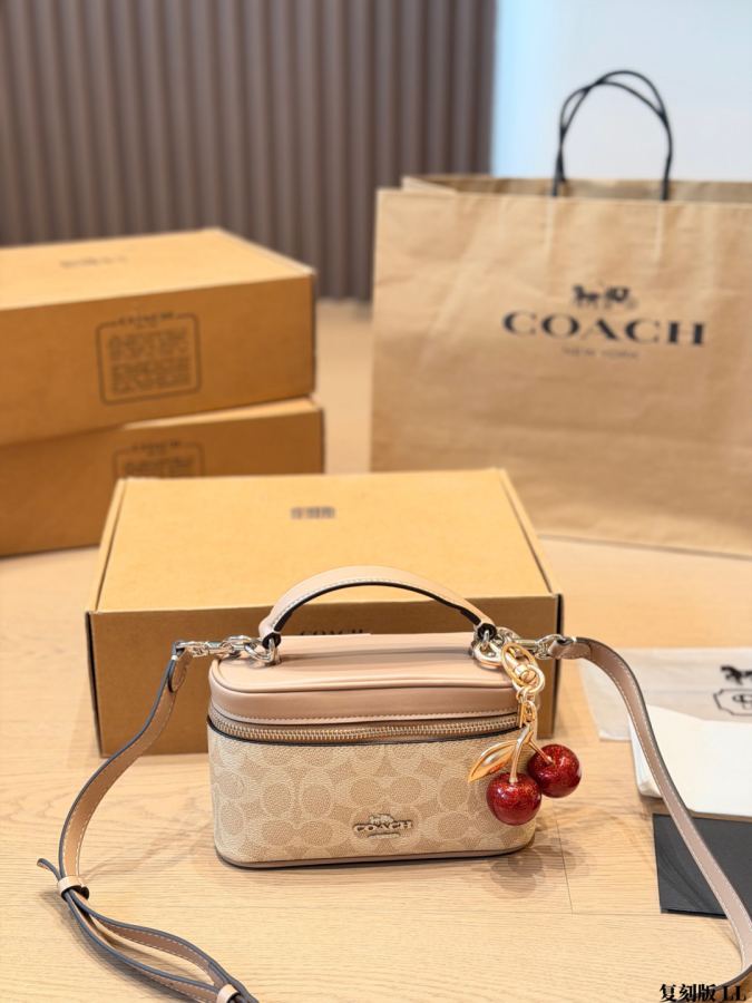 1:1 Replica COACH bag COACH RAINER 18 — AAA Quality Replica — photo 6