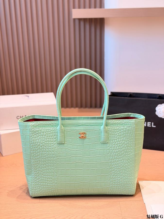 1:1 Replica Chanel Women replica — photo 2