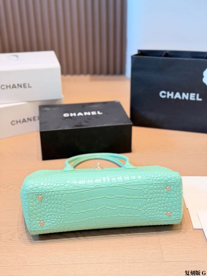 1:1 Replica Chanel Women replica — photo 8