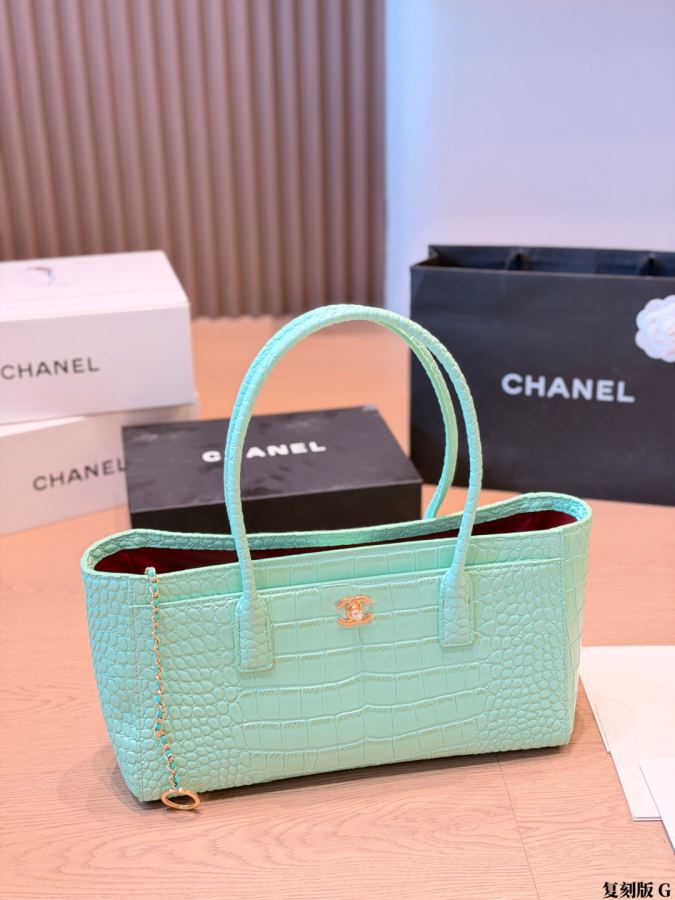 1:1 Replica Chanel Women replica — photo 5