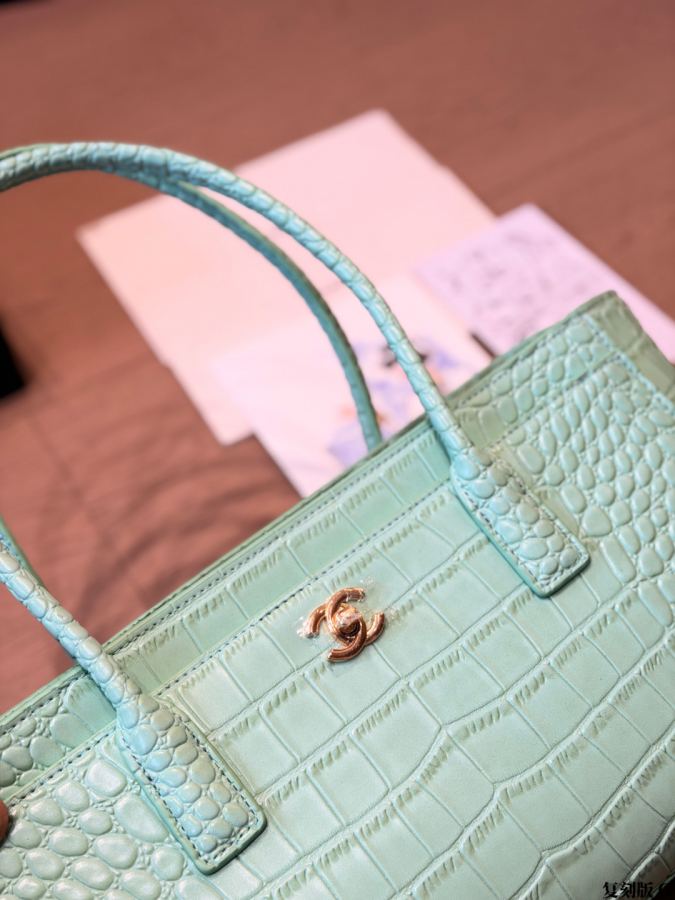 1:1 Replica Chanel Women replica — photo 6
