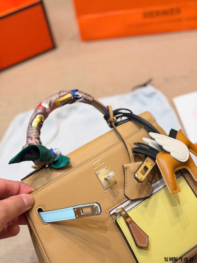 1:1 Replica Hermes bag replica version cowhide — photo 4