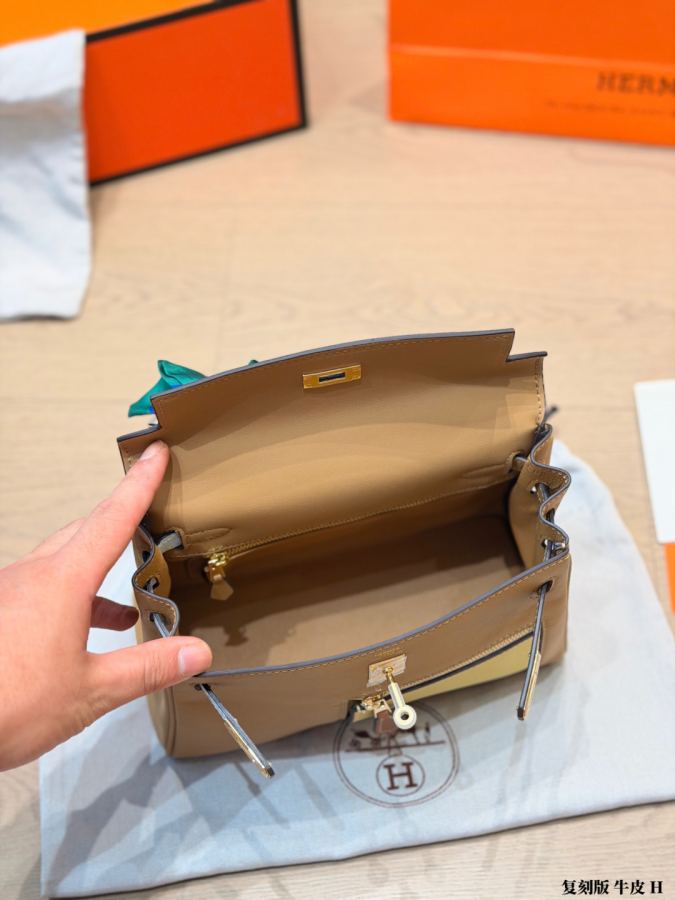 1:1 Replica Hermes bag replica version cowhide — photo 9