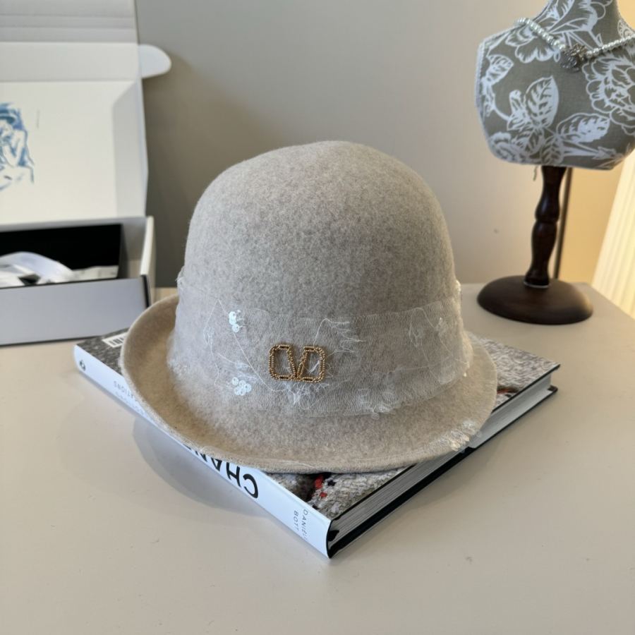 1:1 Replica Valentino hat ¥ — AAA Quality Replica — photo 2