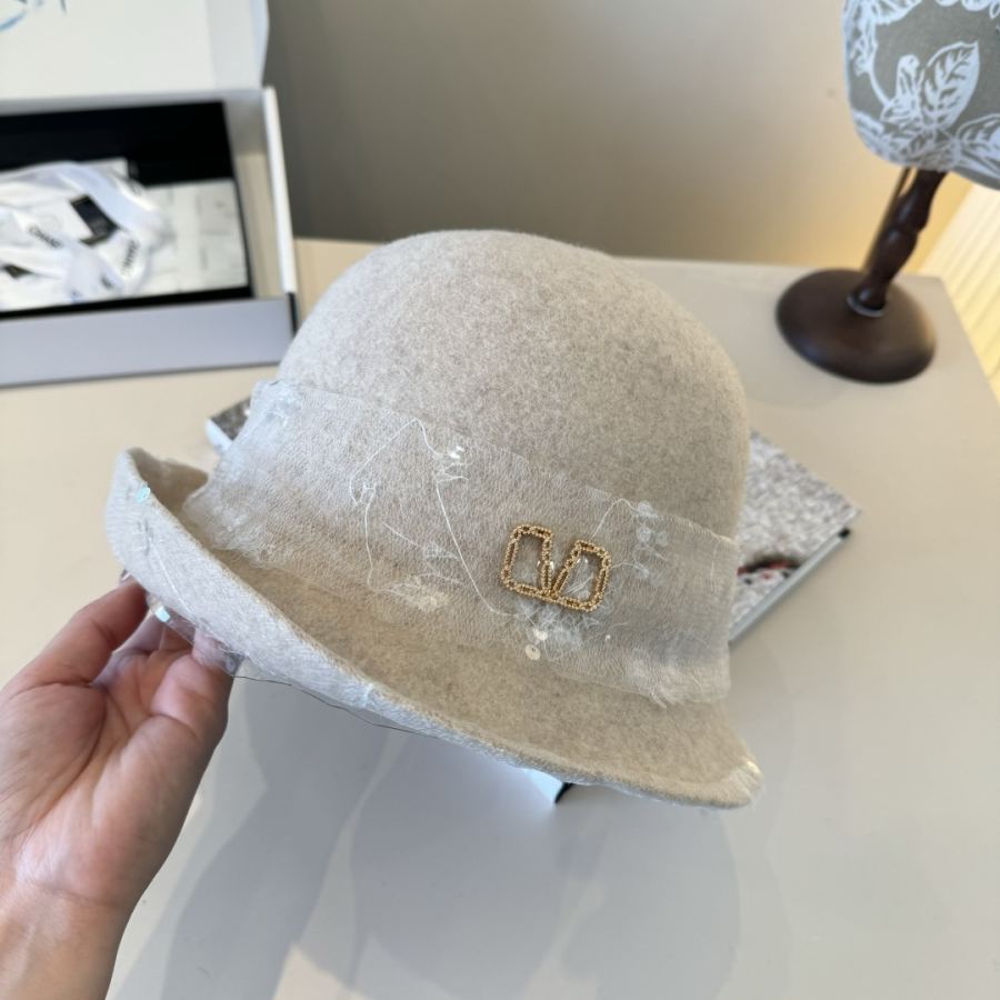 1:1 Replica Valentino hat ¥ — AAA Quality Replica — photo 3