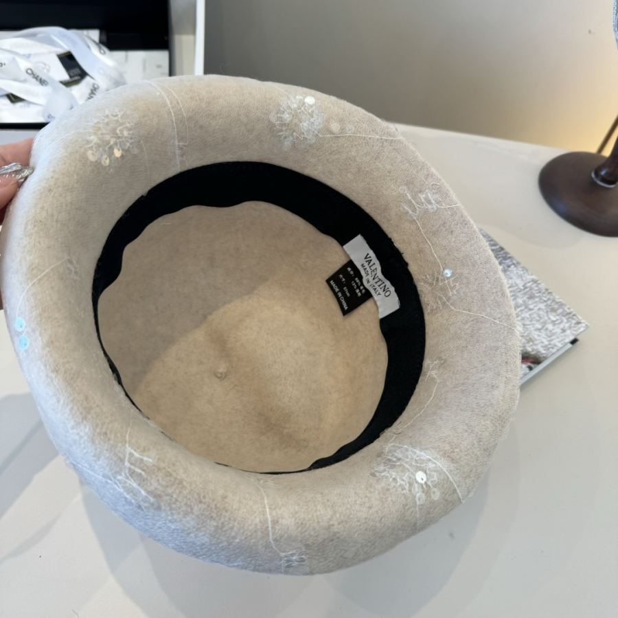 1:1 Replica Valentino hat ¥ — AAA Quality Replica — photo 8