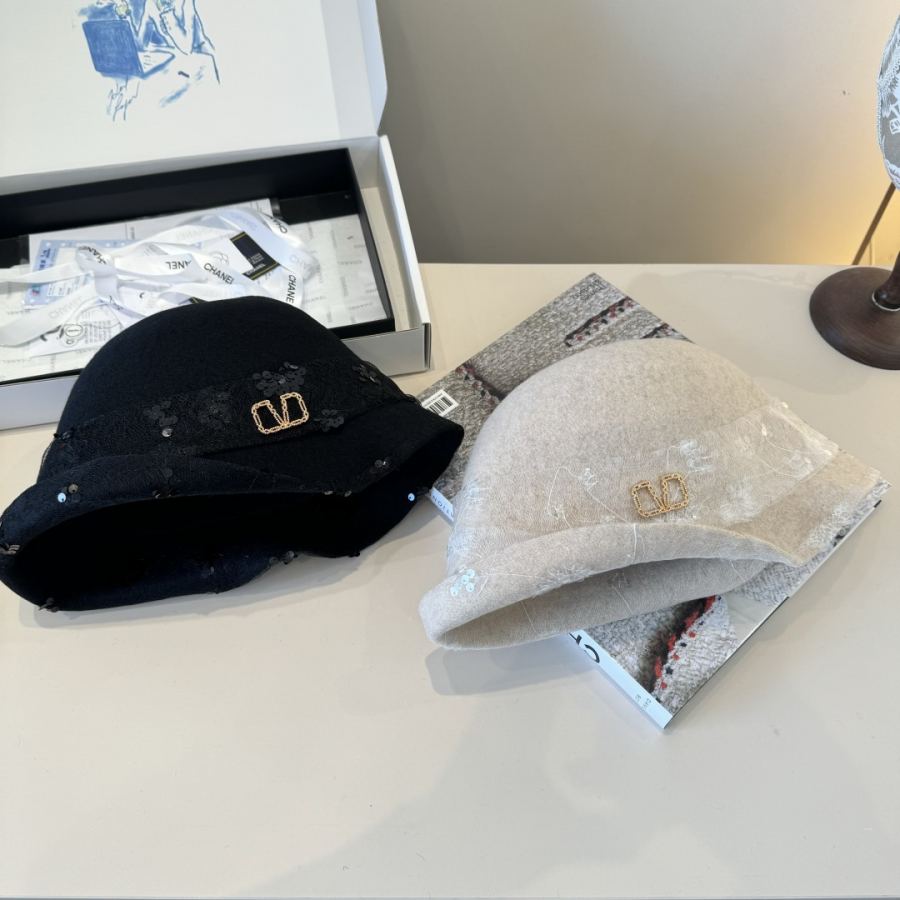 1:1 Replica Valentino hat ¥ — AAA Quality Replica — photo 9
