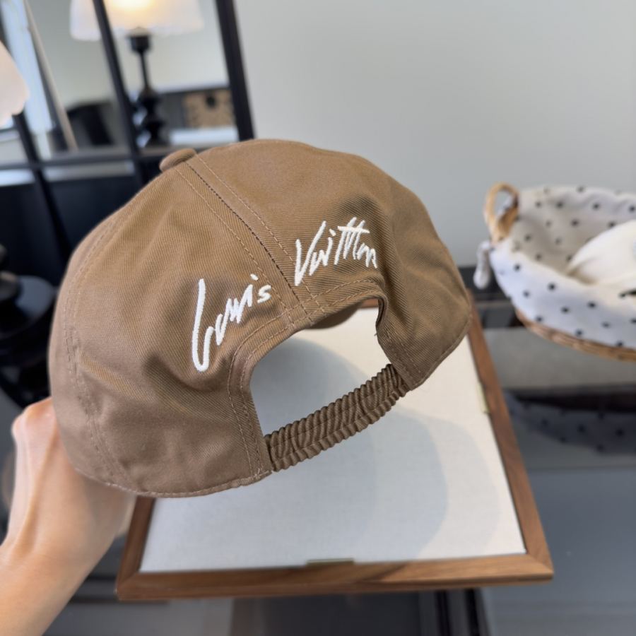 1:1 Replica Louis Vuitton hat ¥ — Premium Replica — photo 6