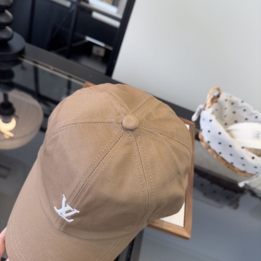 1:1 Replica Louis Vuitton hat ¥ — Premium Replica — photo 4