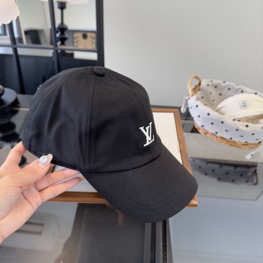 1:1 Replica Louis Vuitton hat ¥ — 1:1 Replica — photo 4