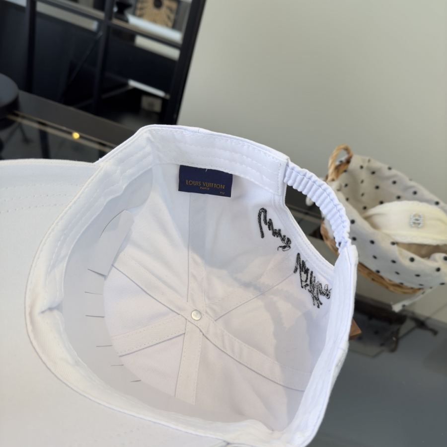 1:1 Replica Louis Vuitton hat ¥ — AAA Quality Replica — photo 8